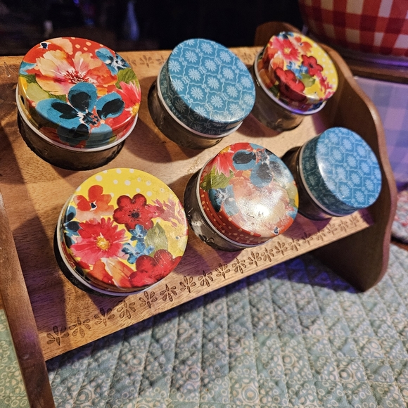 The Pioneer Woman Spice Rack&wall hanging metal basket - Picture 3 of 6